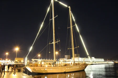 Dîner-spectacle et musique live à bord du voilier Tortuga (27 avril)