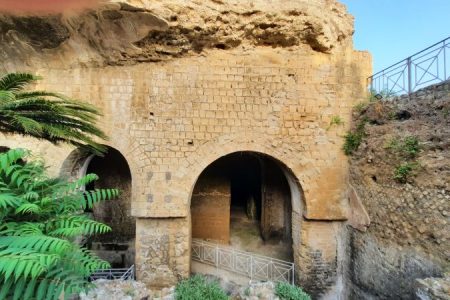 On the trail of the Romans in Bacoli: Cento Camerelle 