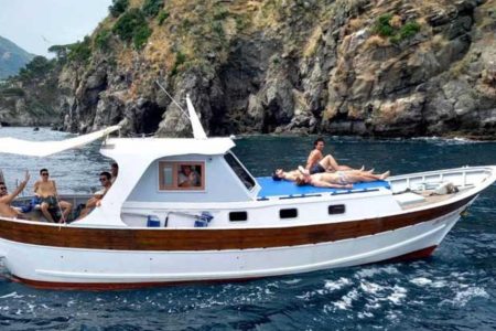 Tour in barca a Ischia di 6 Ore con pranzo e soste Bagno