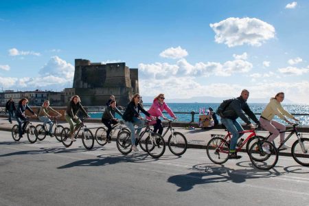 Tour dei luoghi più belli di Napoli in  bicicletta