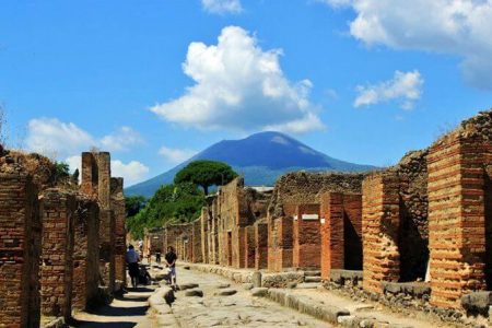 All inclusive Pompeii and Vesuvius tour with transportation from Naples