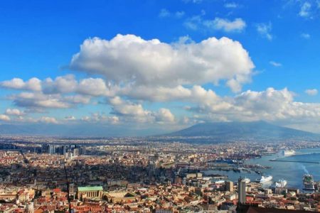 Tour panoramico e gastronomico nei luoghi più romantici di Napoli