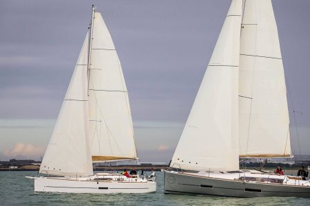 Tour of the archaeological beauty of the Phlegrean area by sailboat including brunch