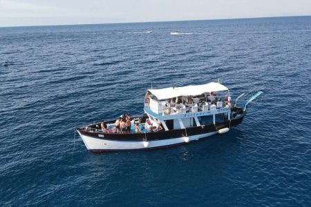 Escursione in barca a Procida con pranzo a bordo e partenza da Forio d’Ischia (da marzo a novembre)