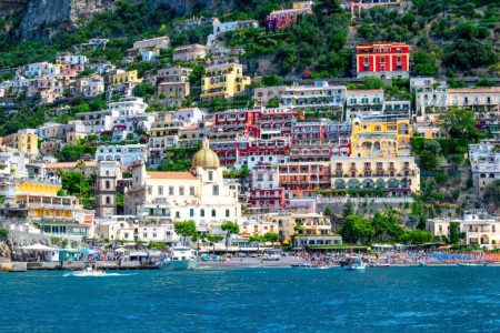Alla Scoperta di Minori: Tour in Barca da Salerno con Pranzo al Ristorante