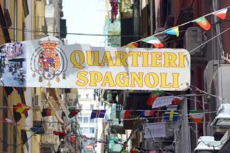 Walking tour nei Quartieri Spagnoli per respirare la magia di Napoli