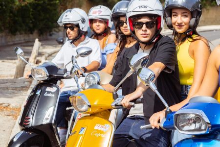 Tour panoramico in Vespa alla scoperta delle meraviglie di Napoli: Parco Virgiliano, Vomero e Mergellina