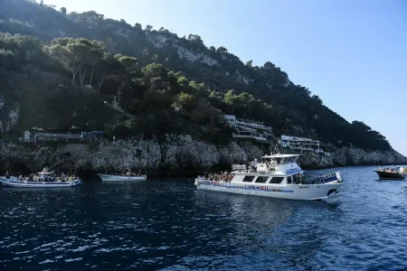 Capri: escursione da Napoli con soste bagno e panorami unici