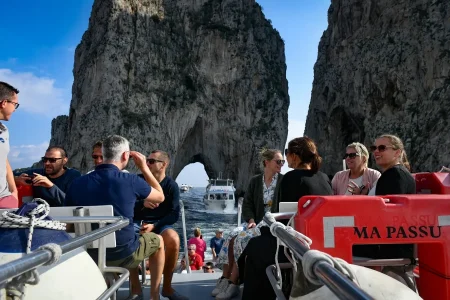 Tour in barca alla scoperta dell’isola di Capri