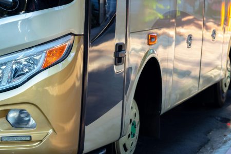 Tour Privato in Bus: scopri i luoghi di Napoli in cui è stata ambientata la serie Mare Fuori 5