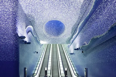 Tour condiviso della Metro di Napoli tra arte e storia