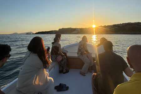Tour in barca condiviso o privato all’alba o al tramonto lungo la Costa di Napoli