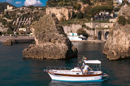 Excursion en bateau privé à Capri avec apéritif à bord au départ de Salerne et d'autres ports