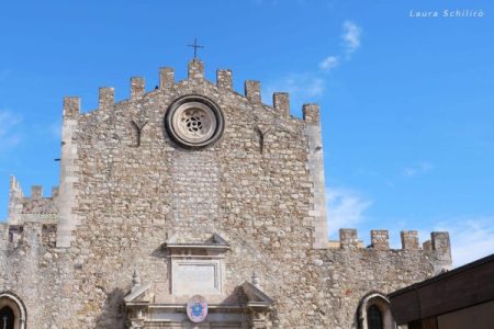 Guided full-day tour between Taormina and Castelmola departing from Catania