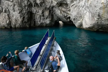 Capri e Anacapri in barca da Napoli con soste e visita via terra