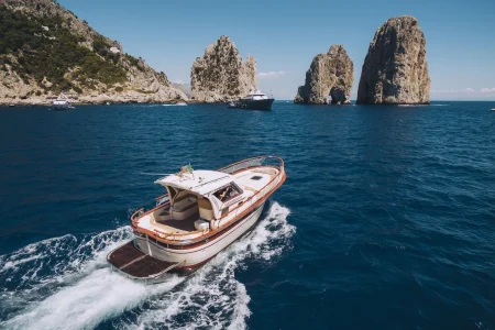 Alla Scoperta di Minori: Tour in Barca da Salerno con Pranzo al Ristorante